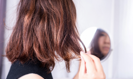 髪の乾燥や静電気を防ぐためのヘアテクニック